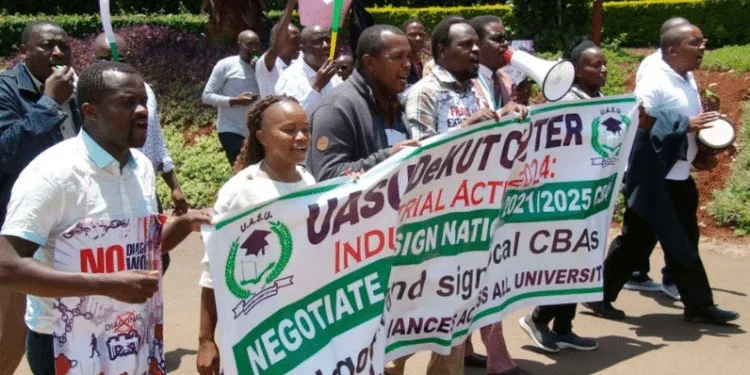Pay dispute sends lecturers, university workers on strike
